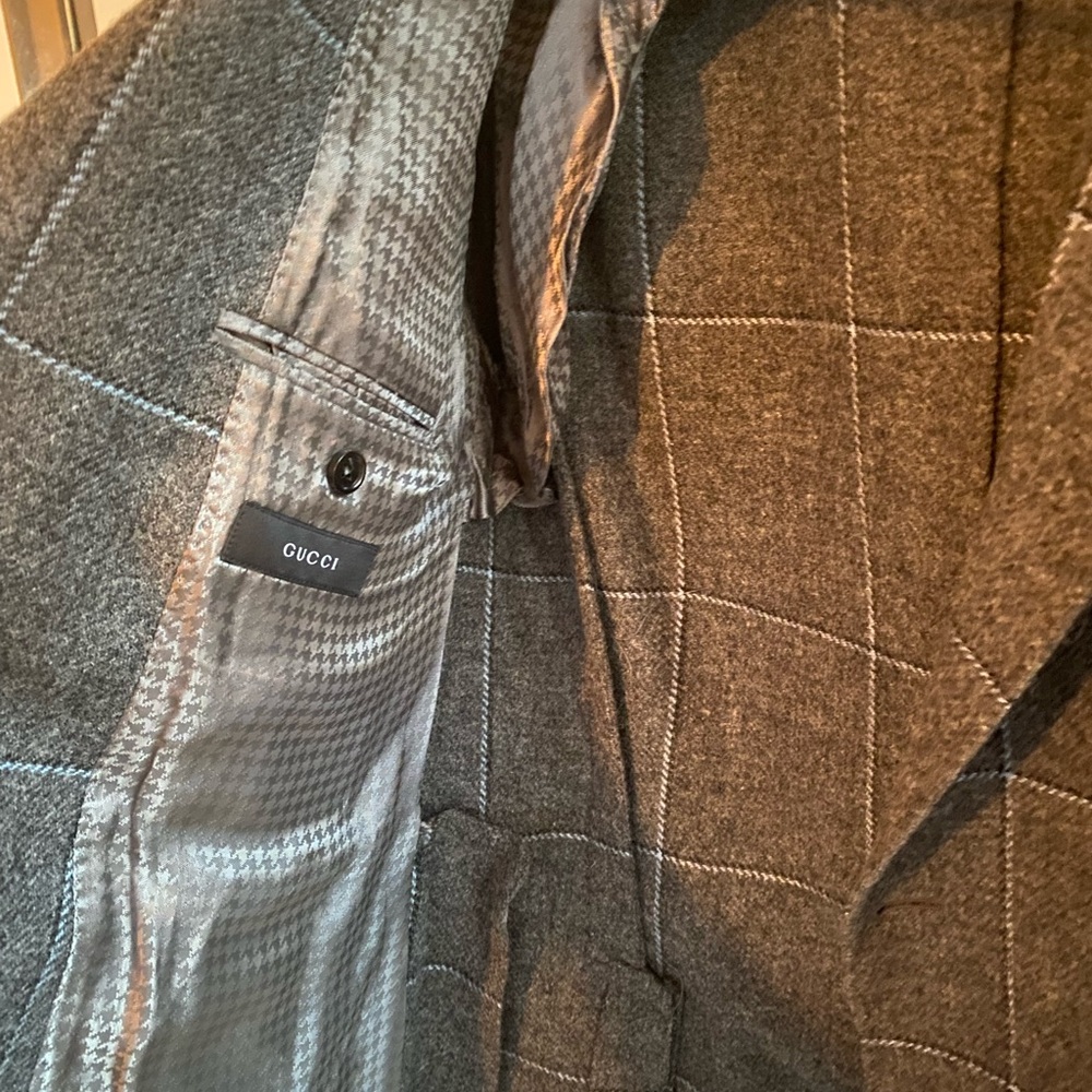 Gorgeous Gucci wool check blazer. Grey with powder blue check. - Picture 3 of 7
